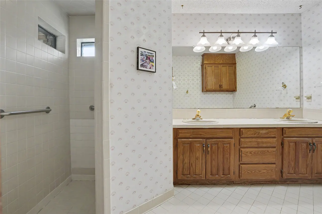 Photo 23 — 8401 Fairway Place, Broken Arrow, OK 74011