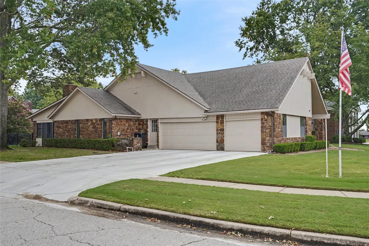 Photo 36 — 8401 Fairway Place, Broken Arrow, OK 74011