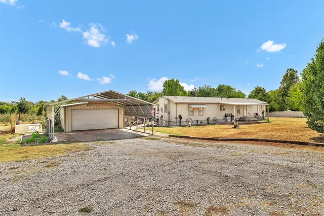 Photo 3 — 512 N Rockwell Avenue, Newcastle, OK 73065