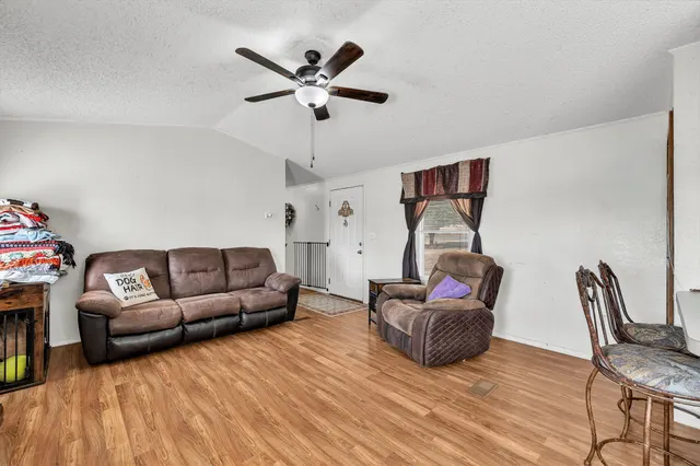 Photo 7 — 512 N Rockwell Avenue, Newcastle, OK 73065