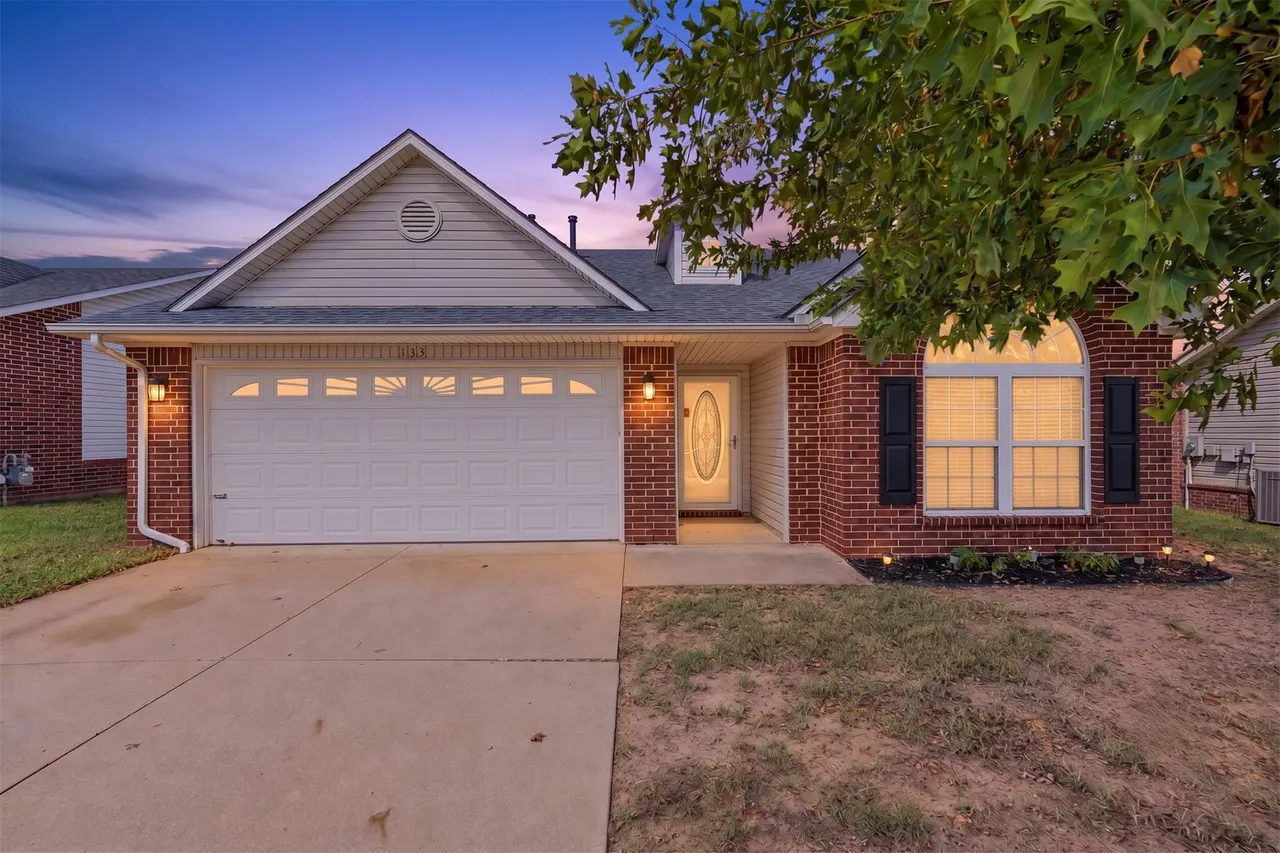 Front exterior — 133 W Fairlane Drive, Sapulpa, OK 74066