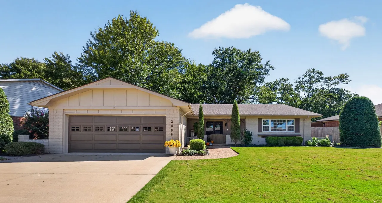Front exterior — 1404 N Choctaw Place, Claremore, OK 74017