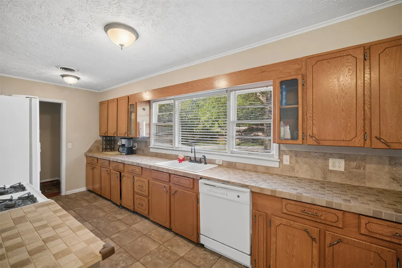 Photo 9 — 1405 Willow Road, Pryor, OK 74361