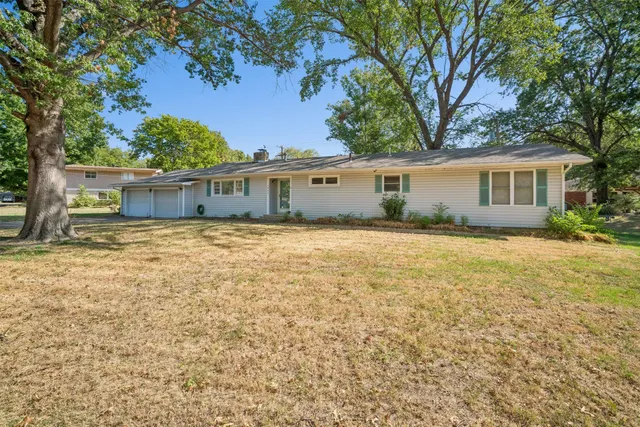 Photo 2 — 1405 Willow Road, Pryor, OK 74361