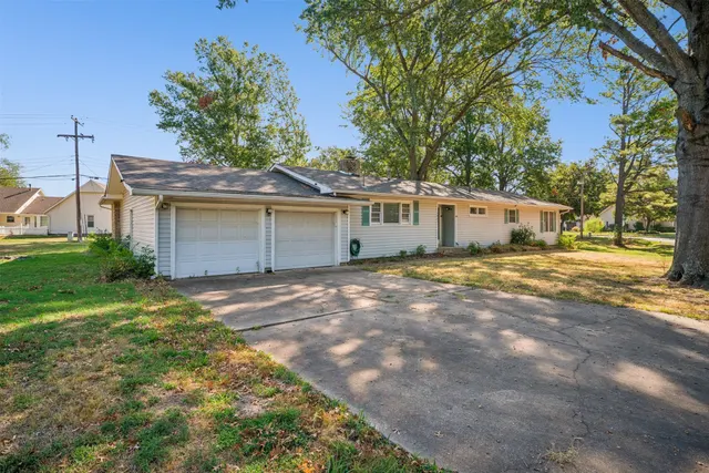 Photo 3 — 1405 Willow Road, Pryor, OK 74361