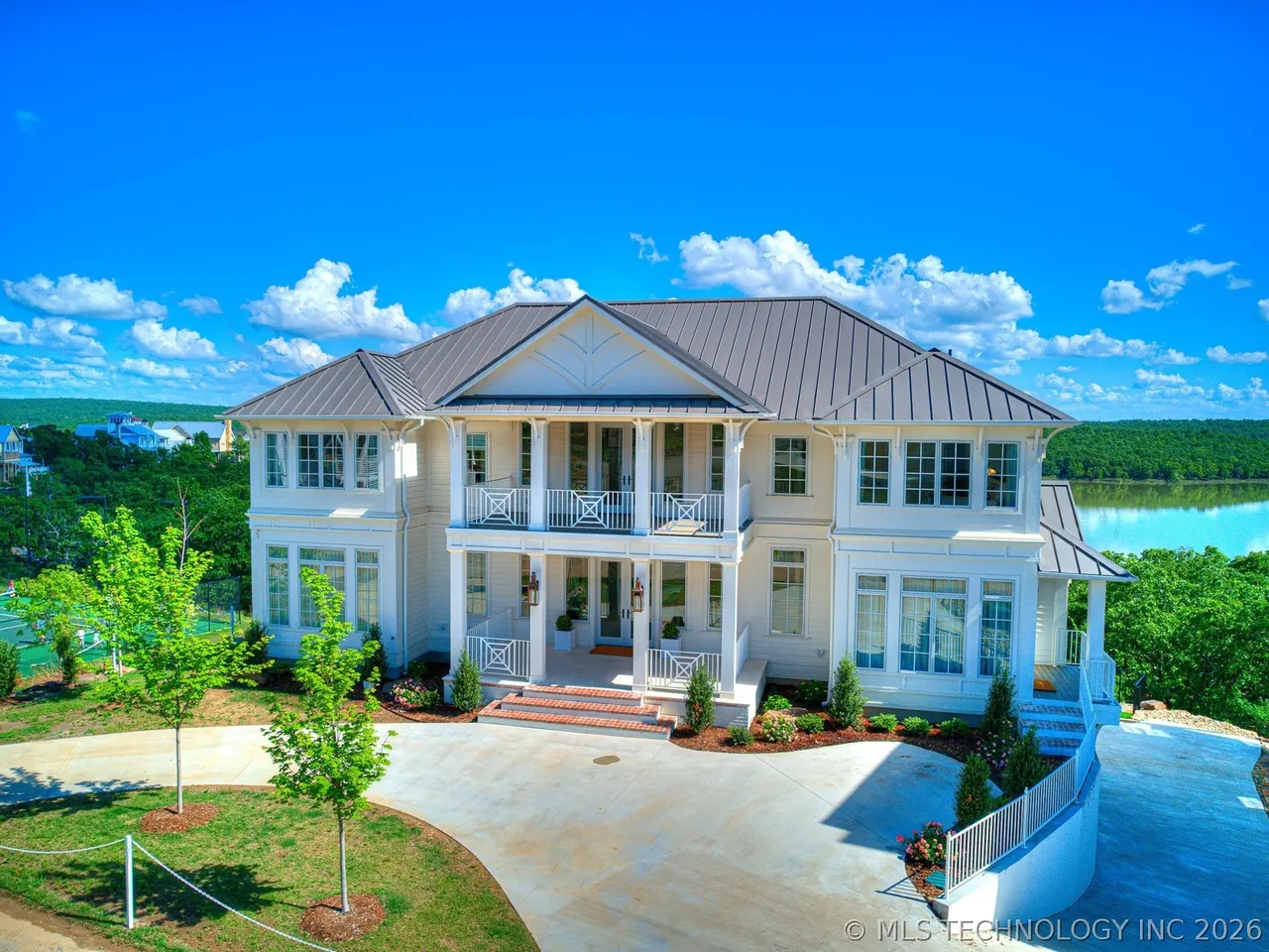 Front exterior — 102 Lower Greenway, Carlton Landing, OK 74432