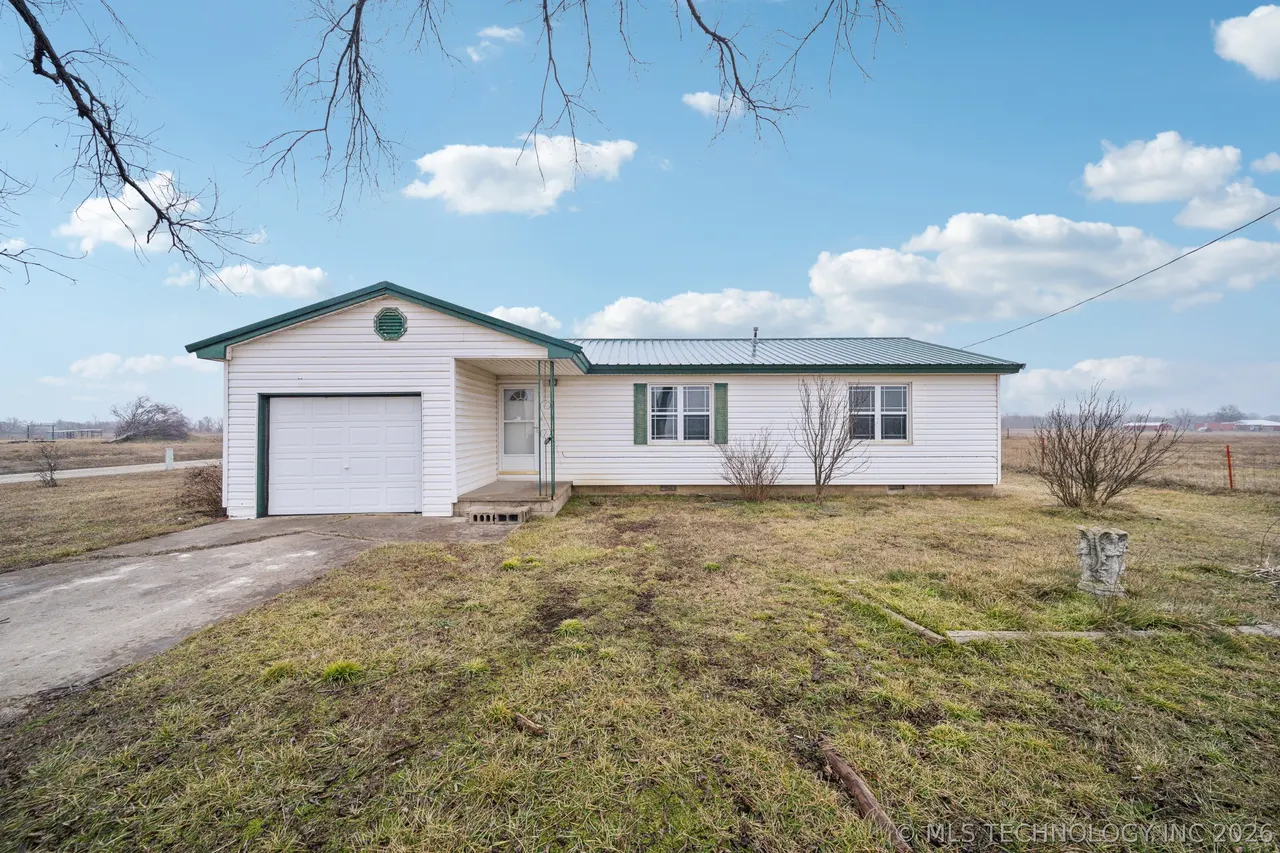 Front exterior — 1316 West Avenue, Delaware, OK 74027