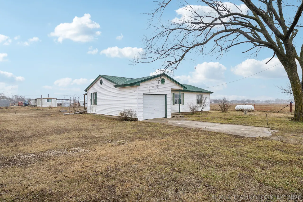 Photo 3 — 1316 West Avenue, Delaware, OK 74027