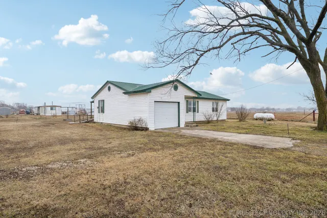 Photo 3 — 1316 West Avenue, Delaware, OK 74027