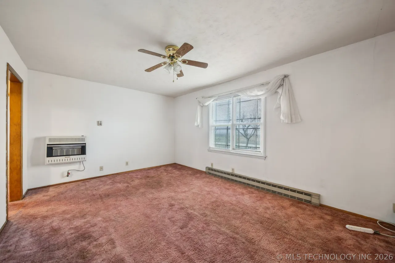 Photo 6 — 1316 West Avenue, Delaware, OK 74027