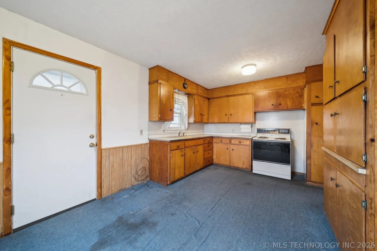 Photo 9 — 1316 West Avenue, Delaware, OK 74027