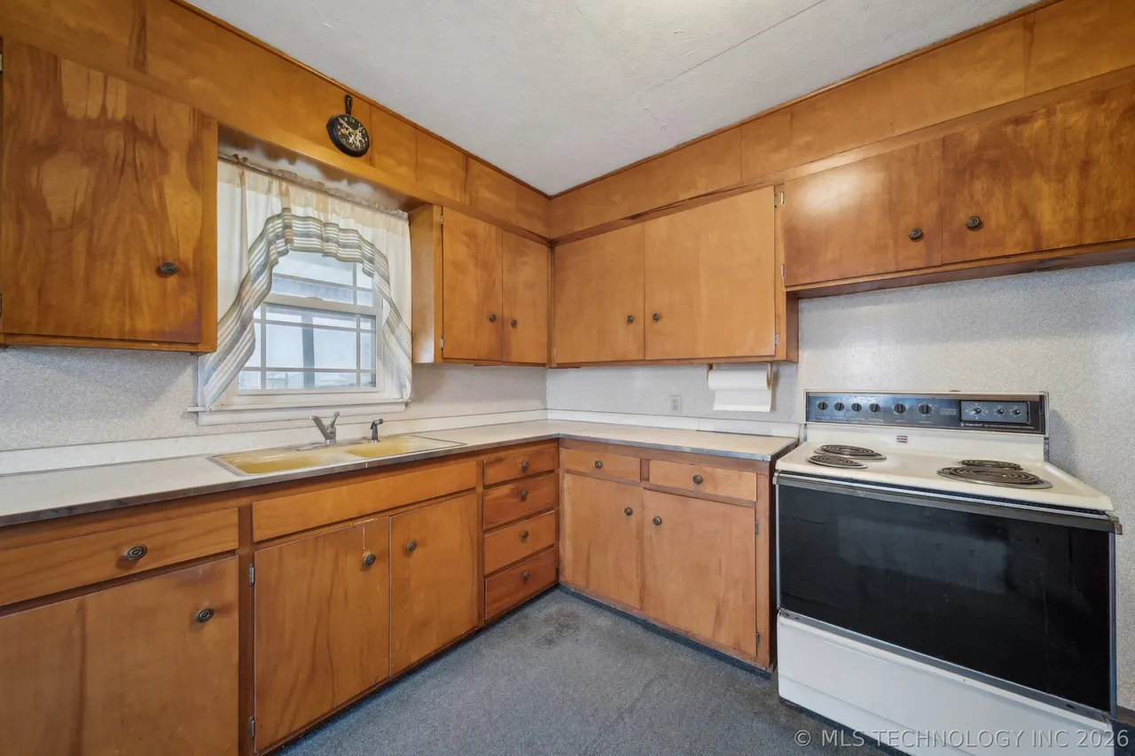 Photo 11 — 1316 West Avenue, Delaware, OK 74027