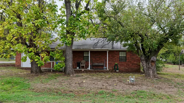 Photo 2 — 602 NW 4th Street, Checotah, OK 74426