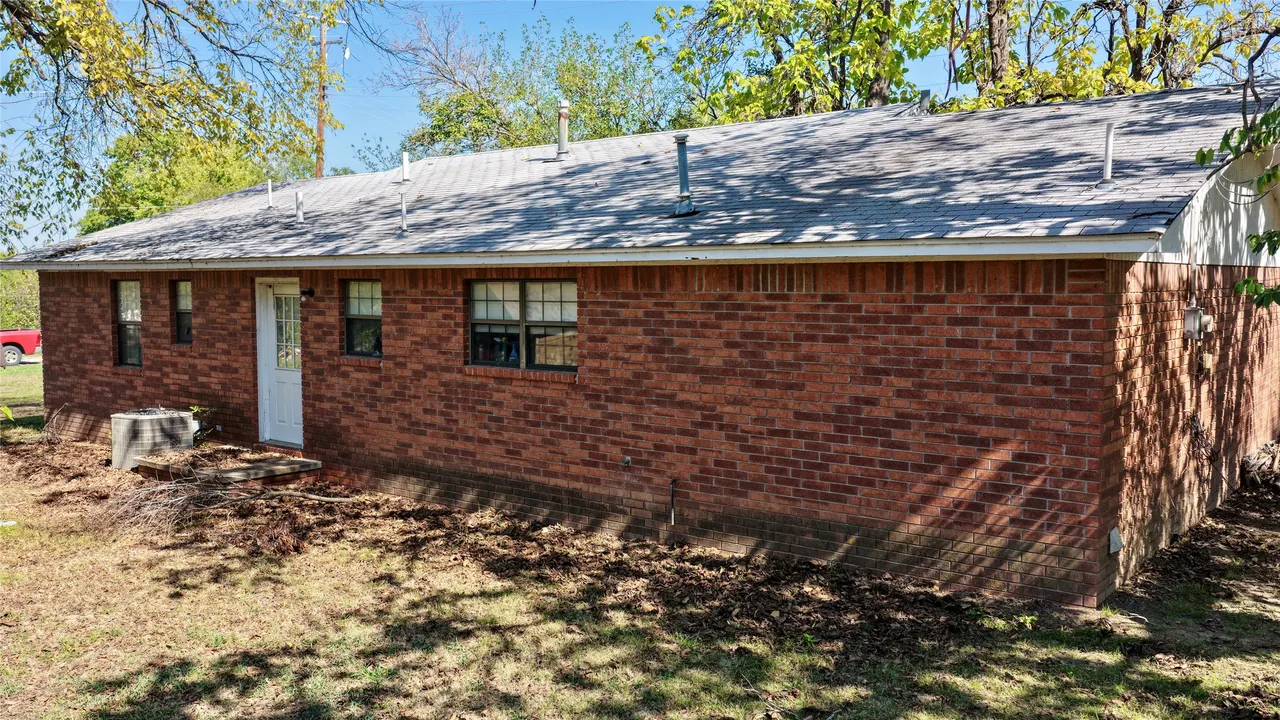 Photo 24 — 602 NW 4th Street, Checotah, OK 74426