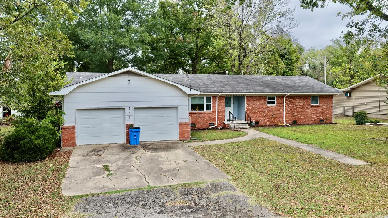 Photo 2 — 507 NW 2nd Street, Checotah, OK 74426