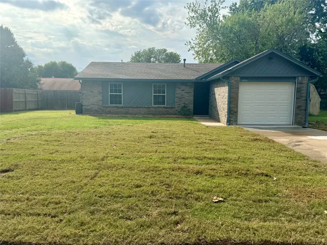 Photo 3 — 14004 S Poplar Street, Glenpool, OK 74033