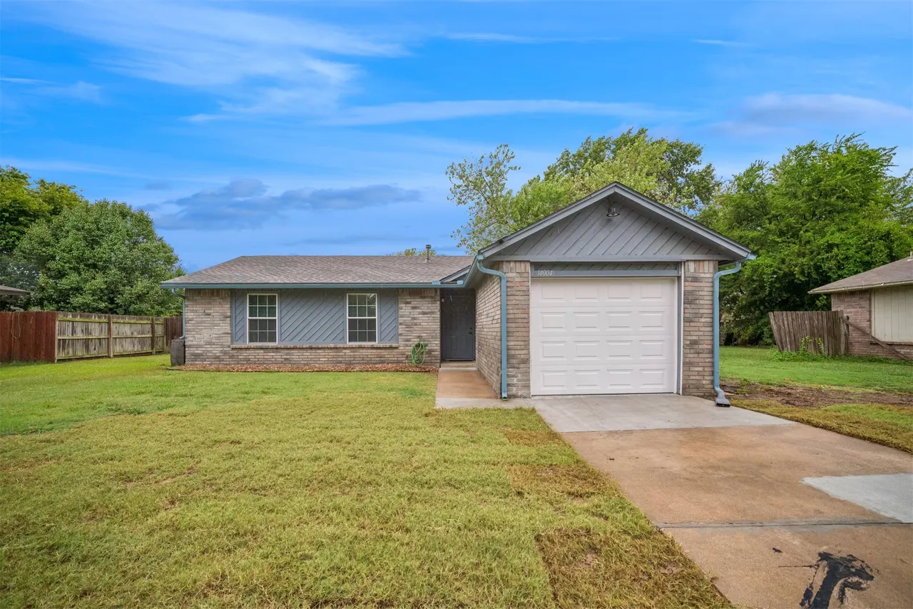 Front exterior — 14004 S Poplar Street, Glenpool, OK 74033