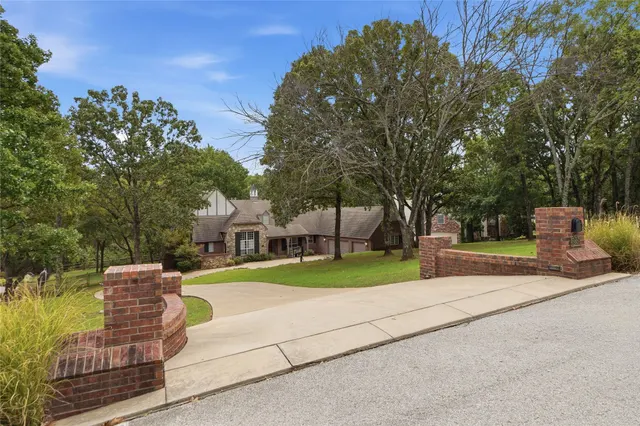 Photo 2 — 12813 S 14th Circle, Jenks, OK 74037