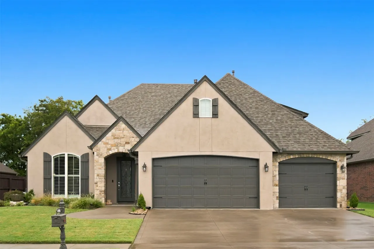 Front exterior — 14561 S Lakewood Avenue, Bixby, OK 74008