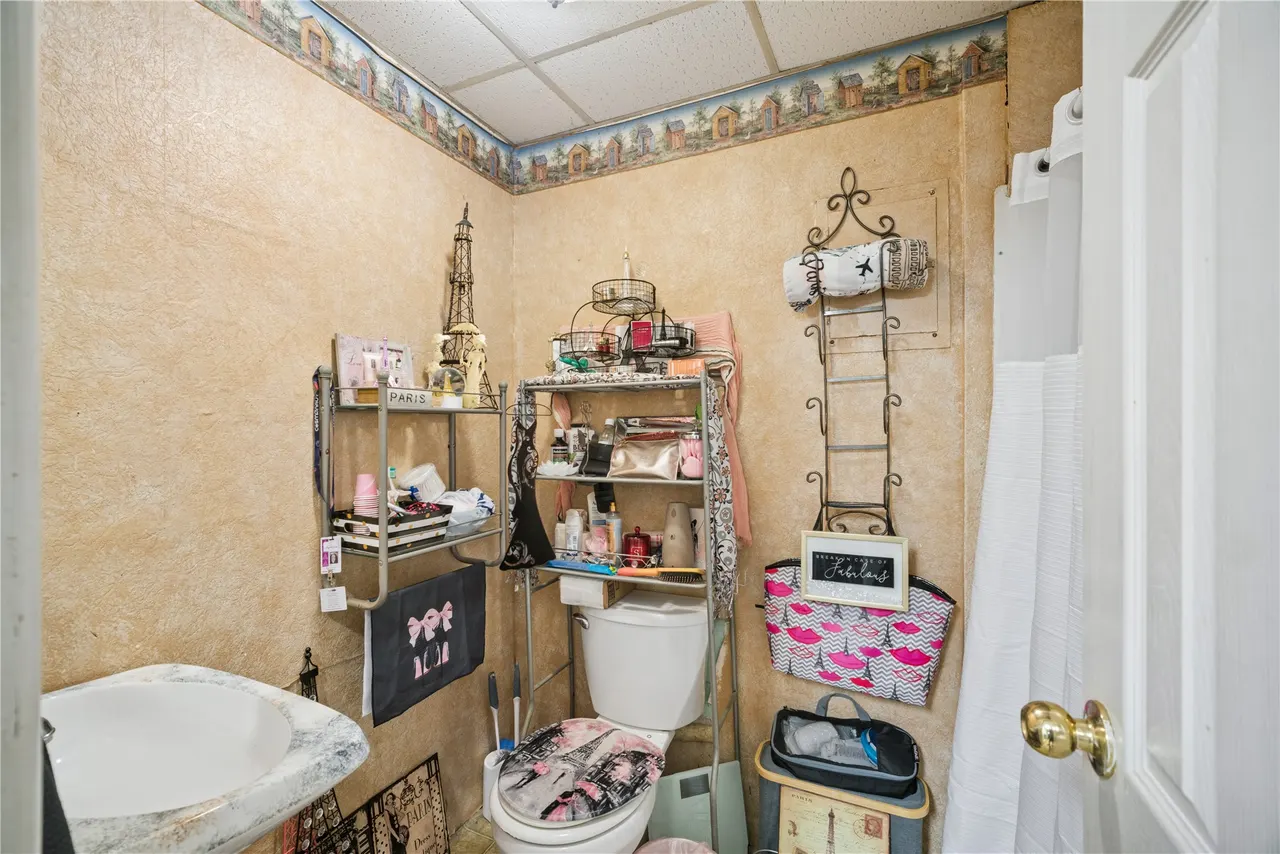 Photo 11 — 704 N Gertrude Avenue, Wagoner, OK 74467