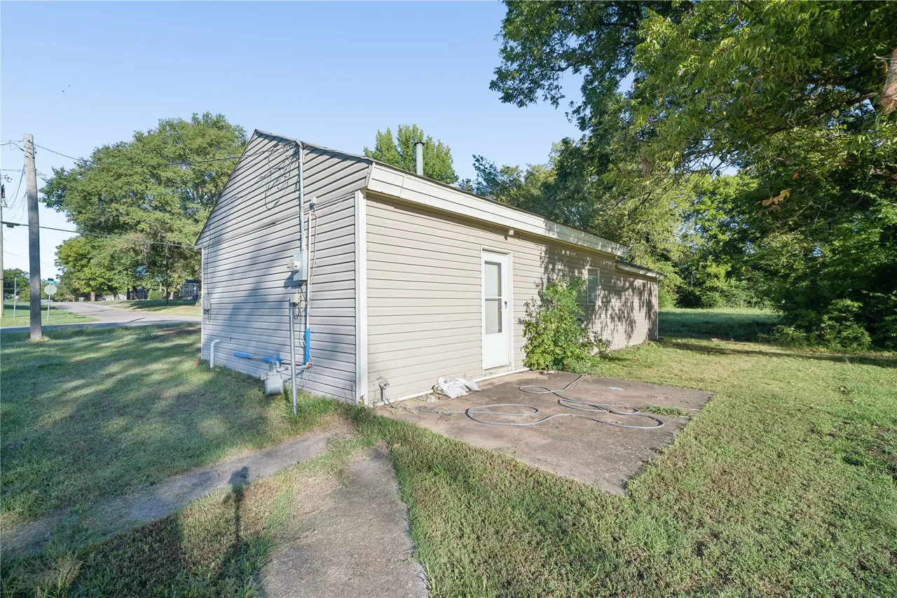 Photo 14 — 704 N Gertrude Avenue, Wagoner, OK 74467