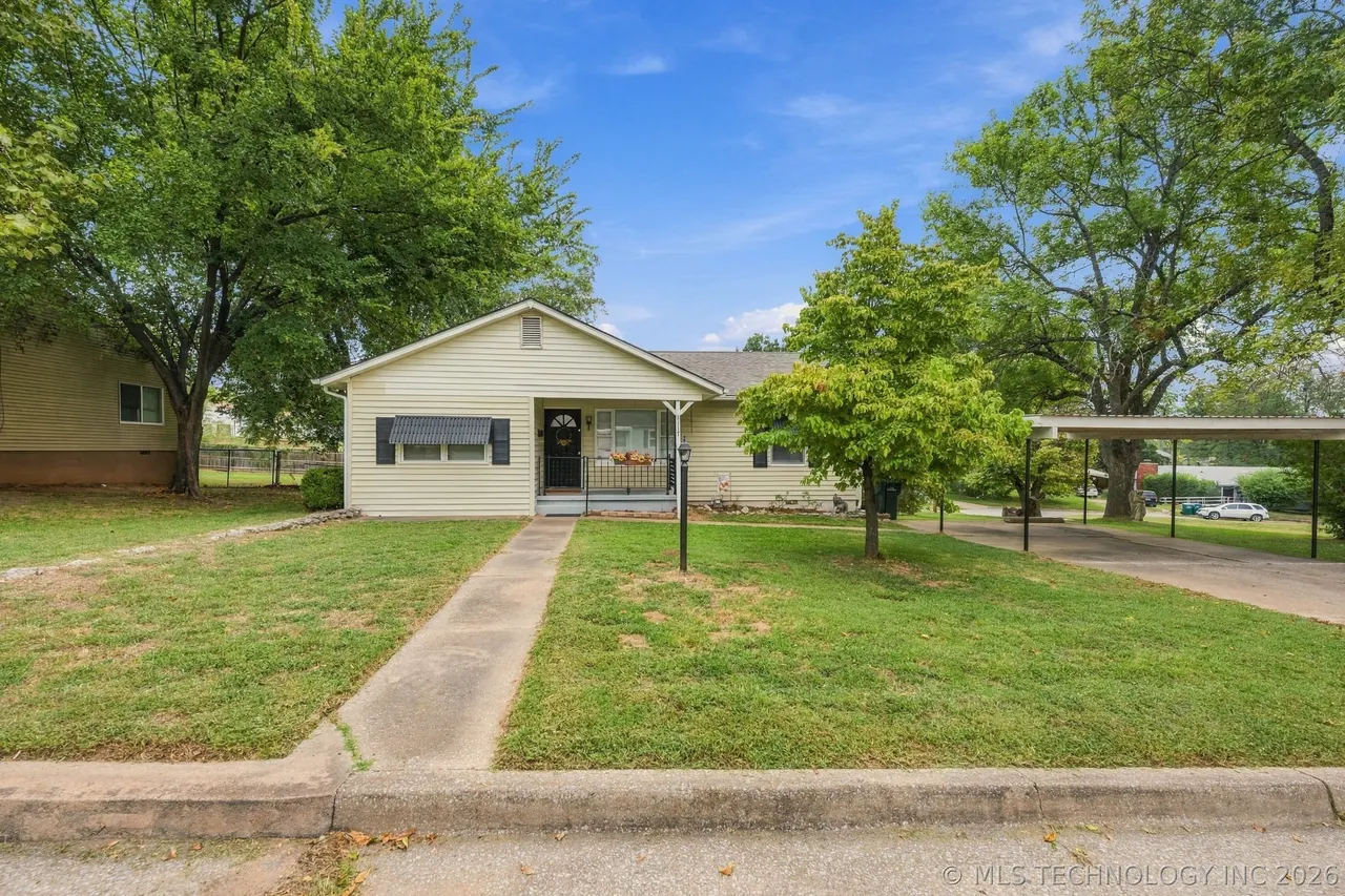 Front exterior — 1117 Pin Oak Court, Sand Springs, OK 74063
