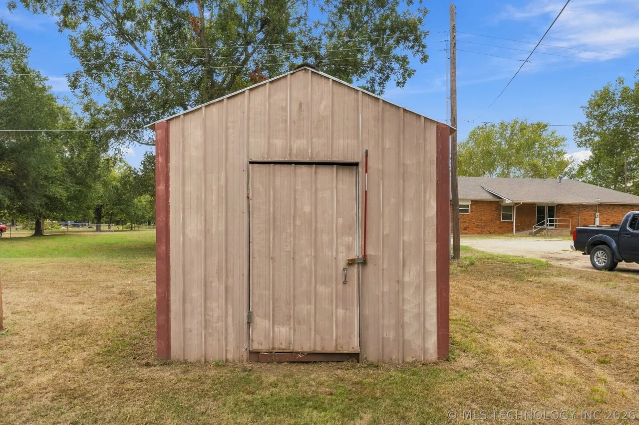 Photo 29 — 205 W Ragan Street, Henryetta, OK 74437