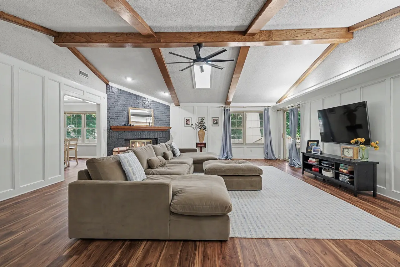 Photo 4 — 8008 S Lakewood Avenue, Tulsa, OK 74136