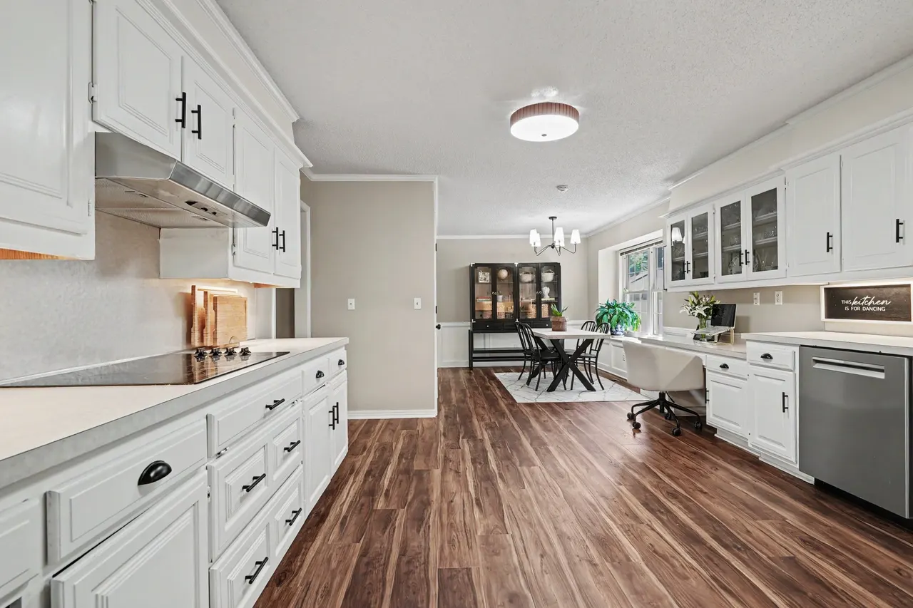 Photo 12 — 8008 S Lakewood Avenue, Tulsa, OK 74136
