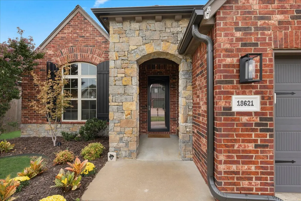 Photo 2 — 18621 E 43rd Place S, Tulsa, OK 74134