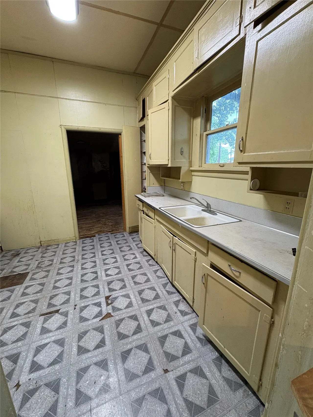 Photo 10 — 405 S Chickasaw Avenue, Bartlesville, OK 74003