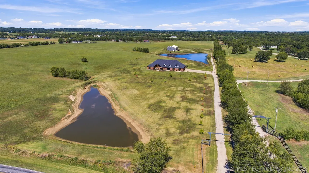 Photo 2 — 4011 E 201st Street S, Mounds, OK 74047