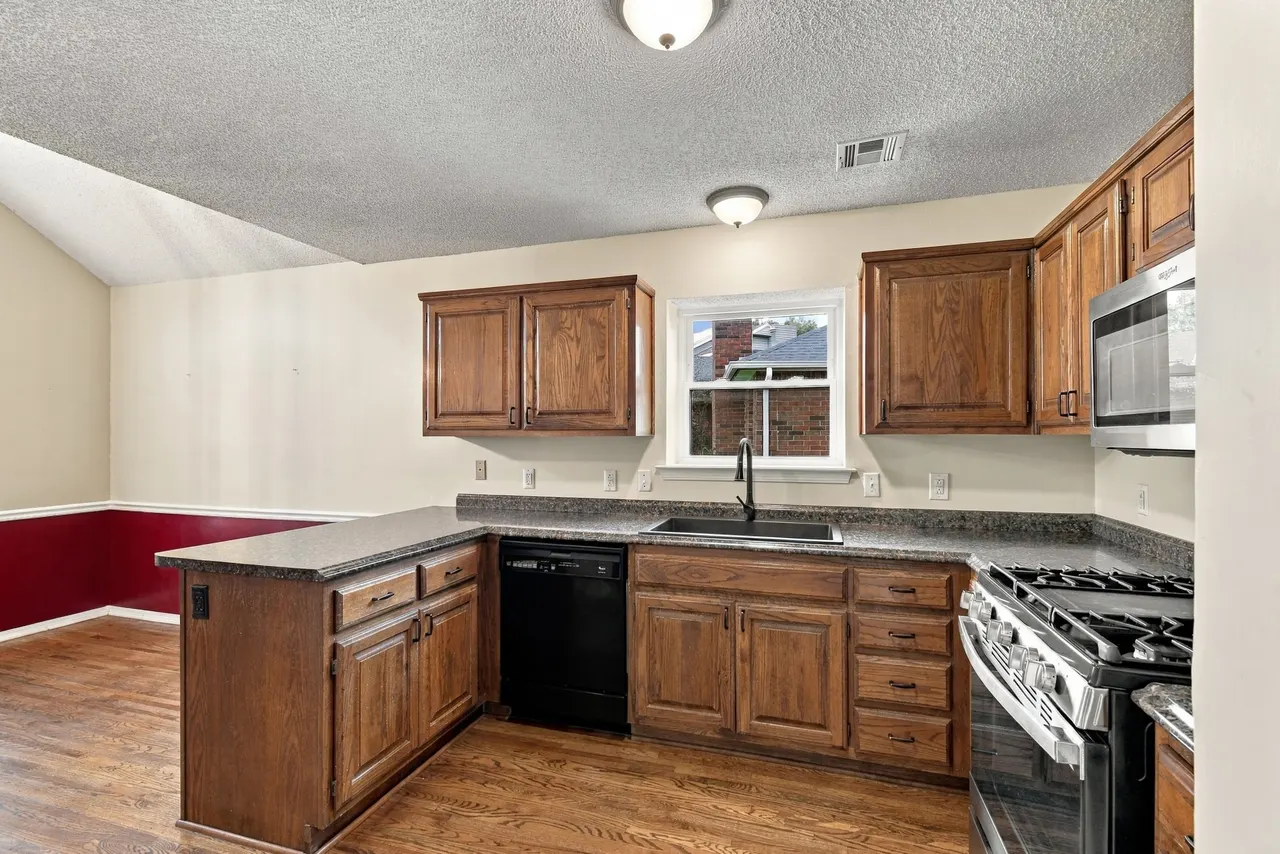 Photo 13 — 12504 E 82nd Place, Owasso, OK 74055