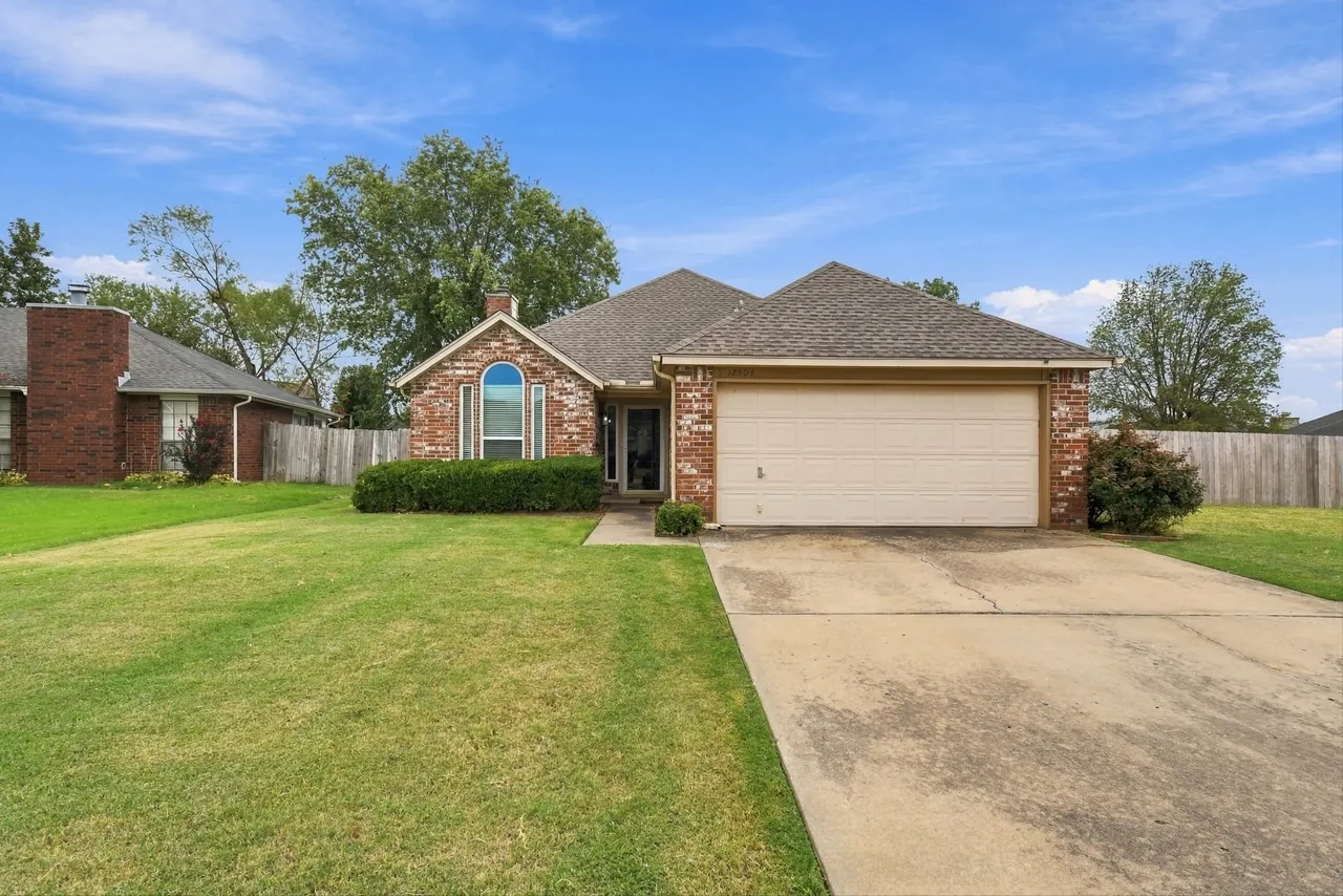 Front exterior — 12504 E 82nd Place, Owasso, OK 74055