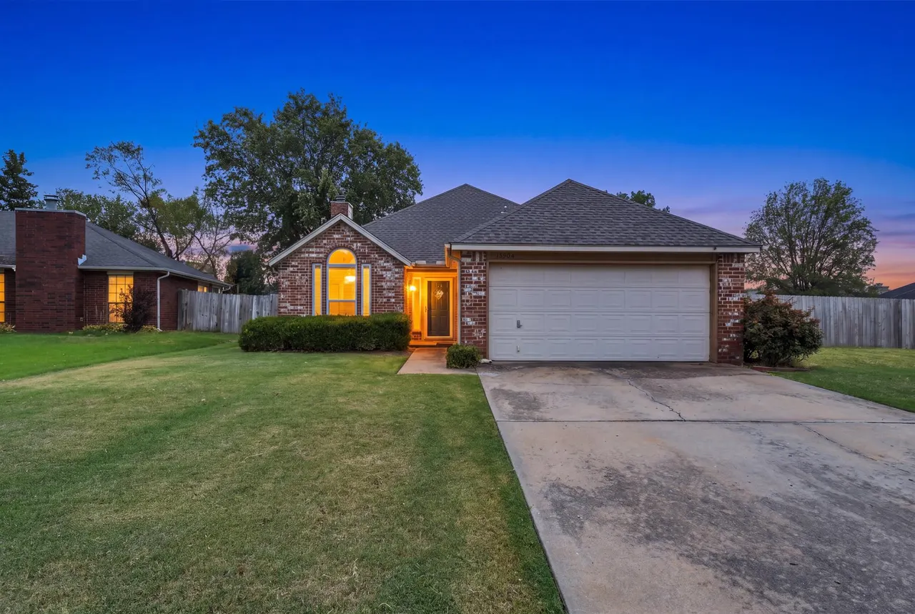 Photo 2 — 12504 E 82nd Place, Owasso, OK 74055