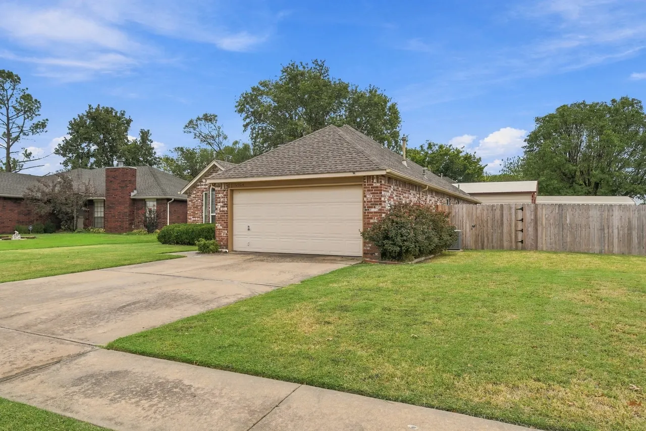 Photo 3 — 12504 E 82nd Place, Owasso, OK 74055