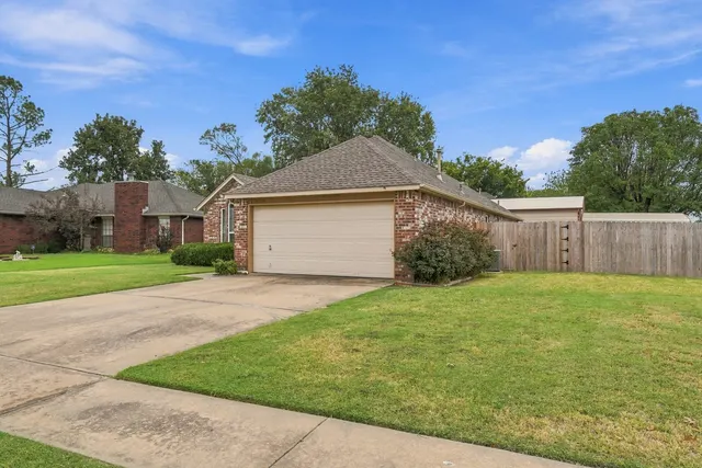 Photo 3 — 12504 E 82nd Place, Owasso, OK 74055