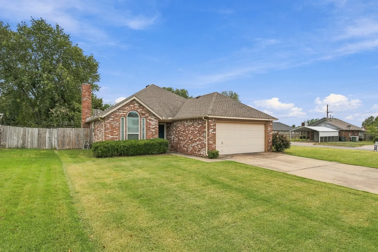 Photo 4 — 12504 E 82nd Place, Owasso, OK 74055