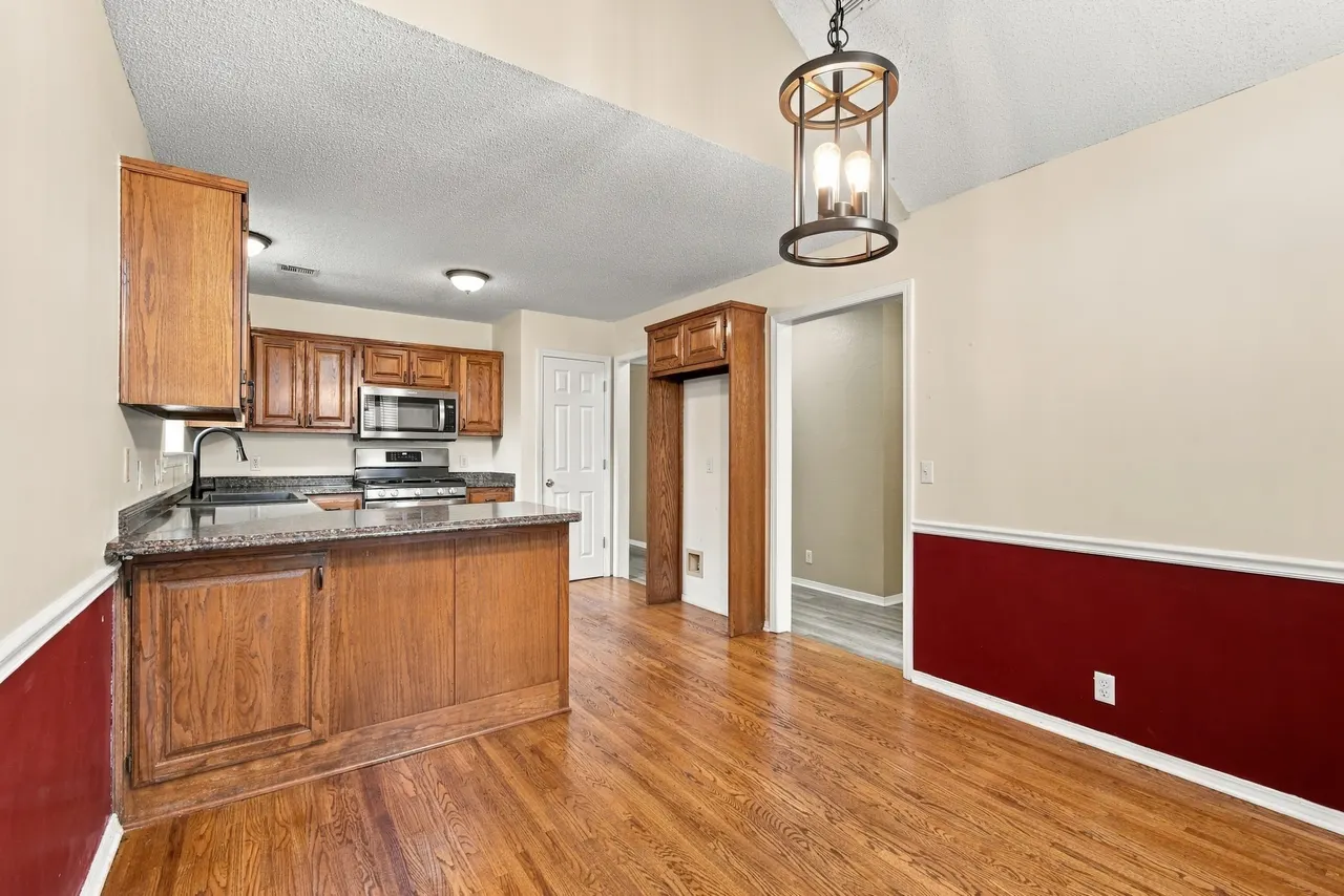 Photo 9 — 12504 E 82nd Place, Owasso, OK 74055