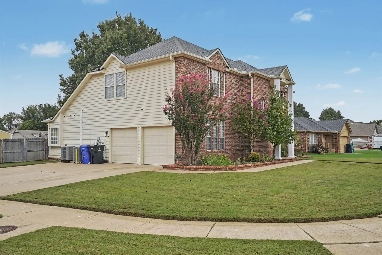 Photo 3 — 5412 S Narcissus Avenue, Broken Arrow, OK 74011