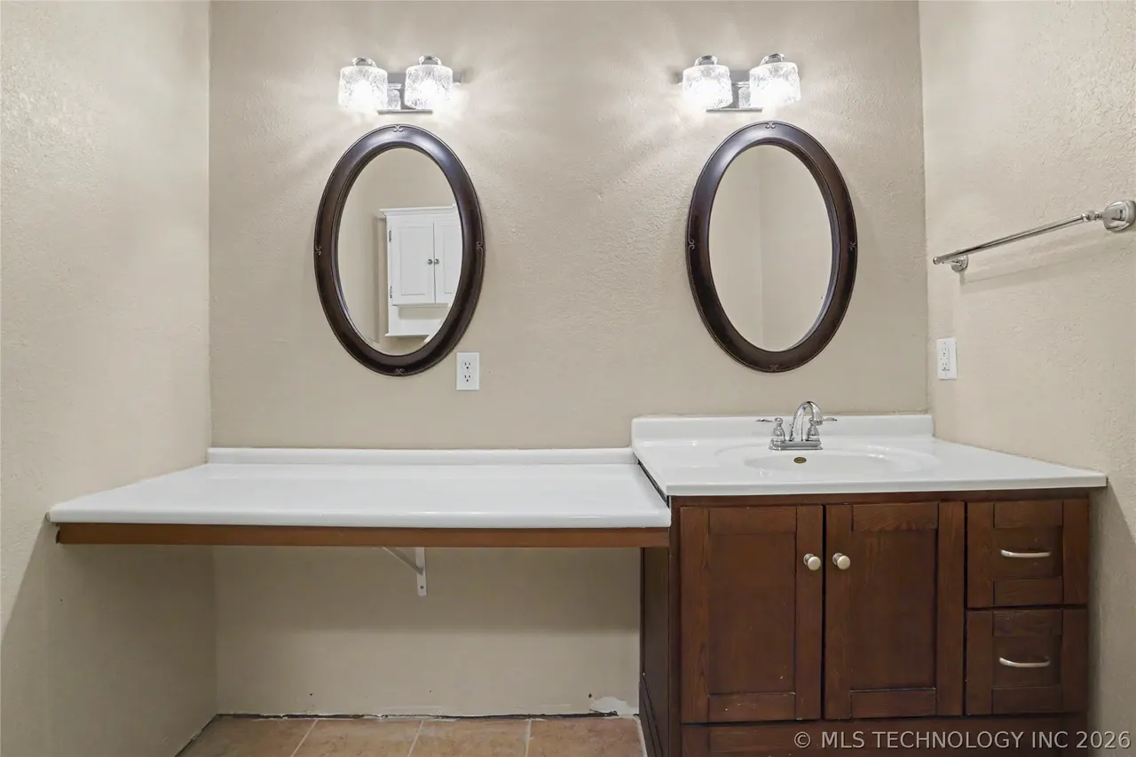 Photo 18 — 122 Lakeview Drive, Mannford, OK 74044
