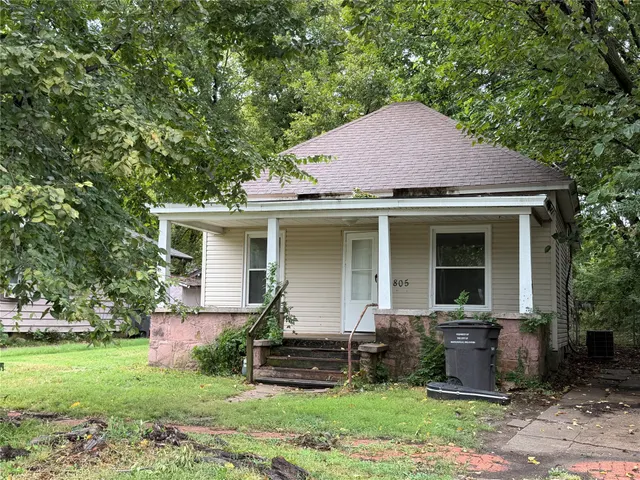 Photo 3 — 805 S Seneca Avenue, Bartlesville, OK 74003