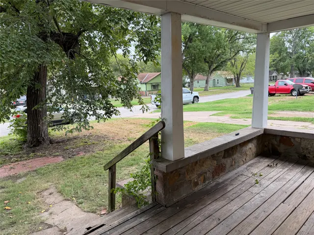Photo 4 — 805 S Seneca Avenue, Bartlesville, OK 74003