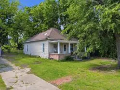 Front exterior — 805 S Seneca Avenue, Bartlesville, OK 74003
