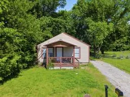 Photo 2 — 236 N Theodore Avenue, Bartlesville, OK 74003