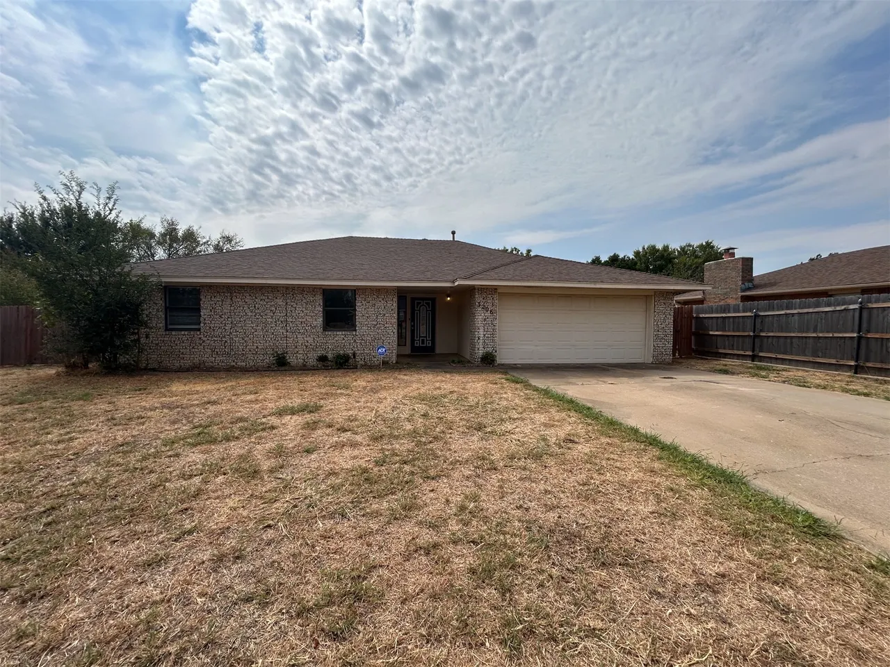 Front exterior — 3206 Lansbrook Court, Duncan, OK 73533