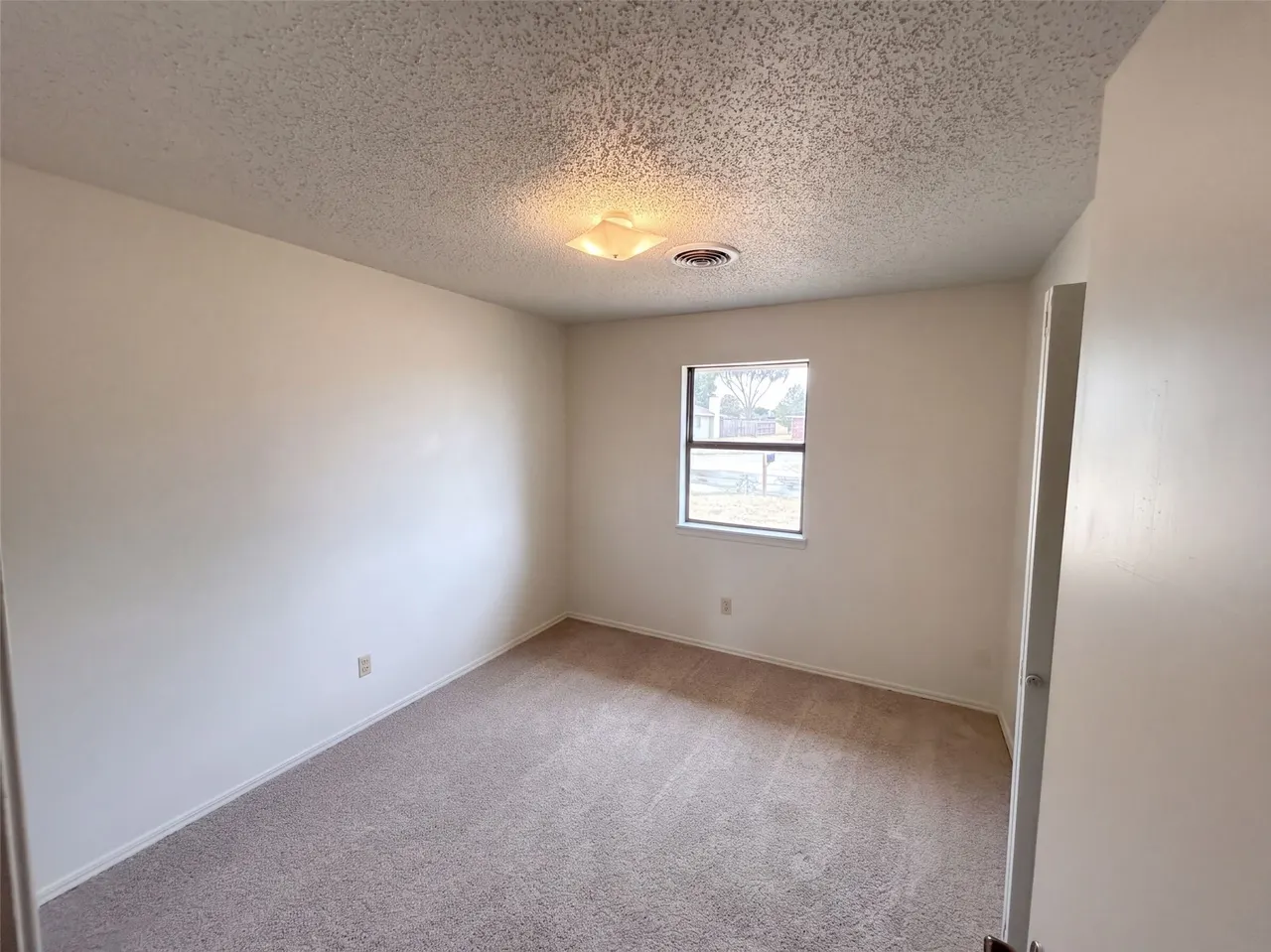 Photo 12 — 3206 Lansbrook Court, Duncan, OK 73533