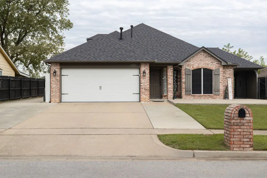 Front exterior — 3817 S Narcissus Avenue, Broken Arrow, OK 74011