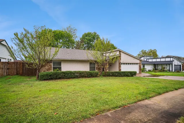 Photo 2 — 208 N Hemlock Avenue, Broken Arrow, OK 74012