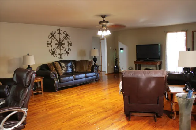 Photo 5 — 614 N 13th Street, Collinsville, OK 74021